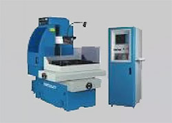 放電加工機(jī)